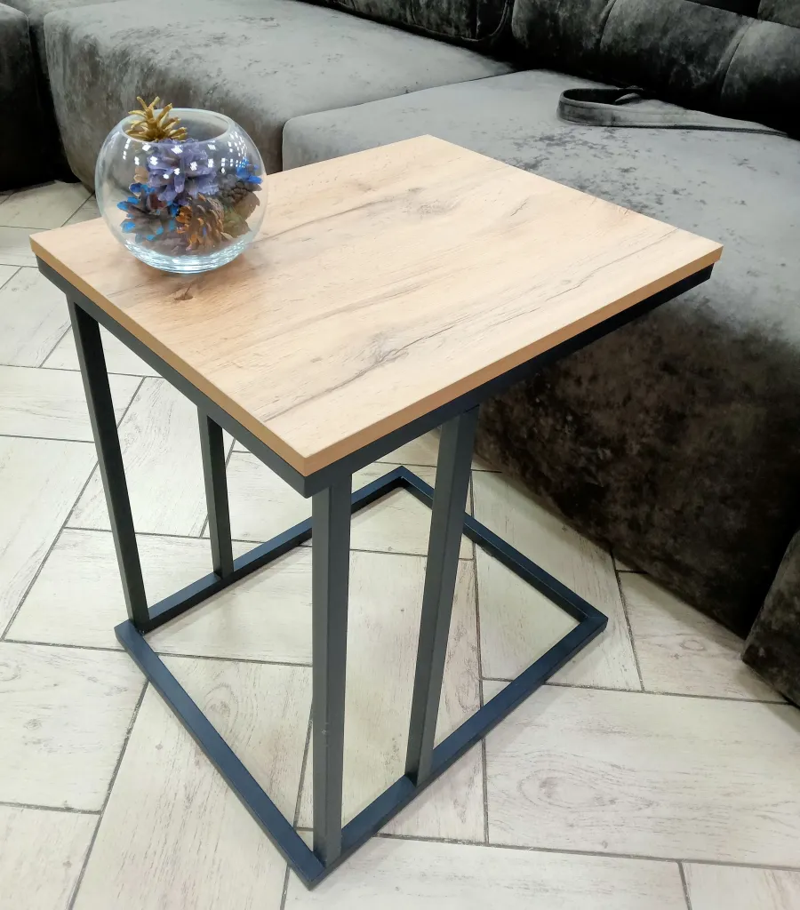 Стол журнальный «Брион» от фабрики Мебельград Стол журнальный «Брион» от фабрики Мебельград